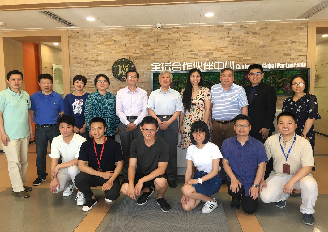 我校名誉教授顾玉东院士莅临bv伟德中国官方网站与师生交流